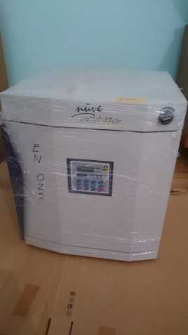 Teplotní inkubátor Nüve EN025